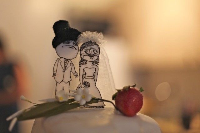 Una boda muy 2.0 Si eres fan de las redes sociales, los memes y estás a la moda en todo, ¿por qué no
