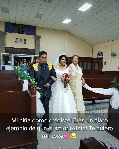 Entrando a la iglesia