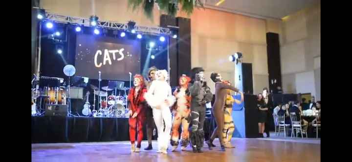 Show durante la cena🥳 - 2