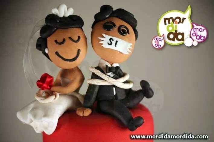 Sabes por qué se usan figuras de novios en el pastel? - 1