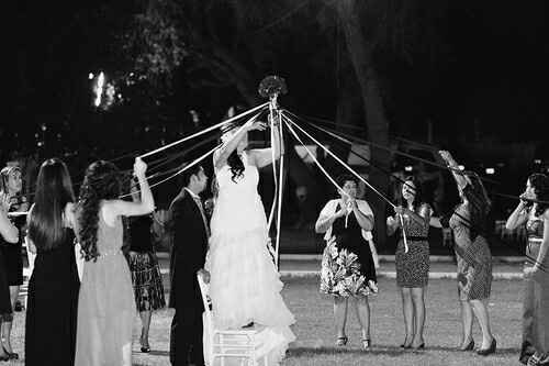 Entrega de ramo a las solteras - 1