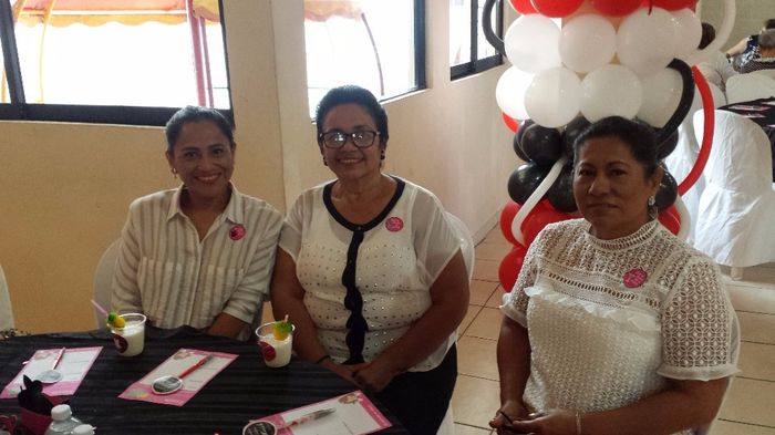 mi mamá y mi tia con mi prima