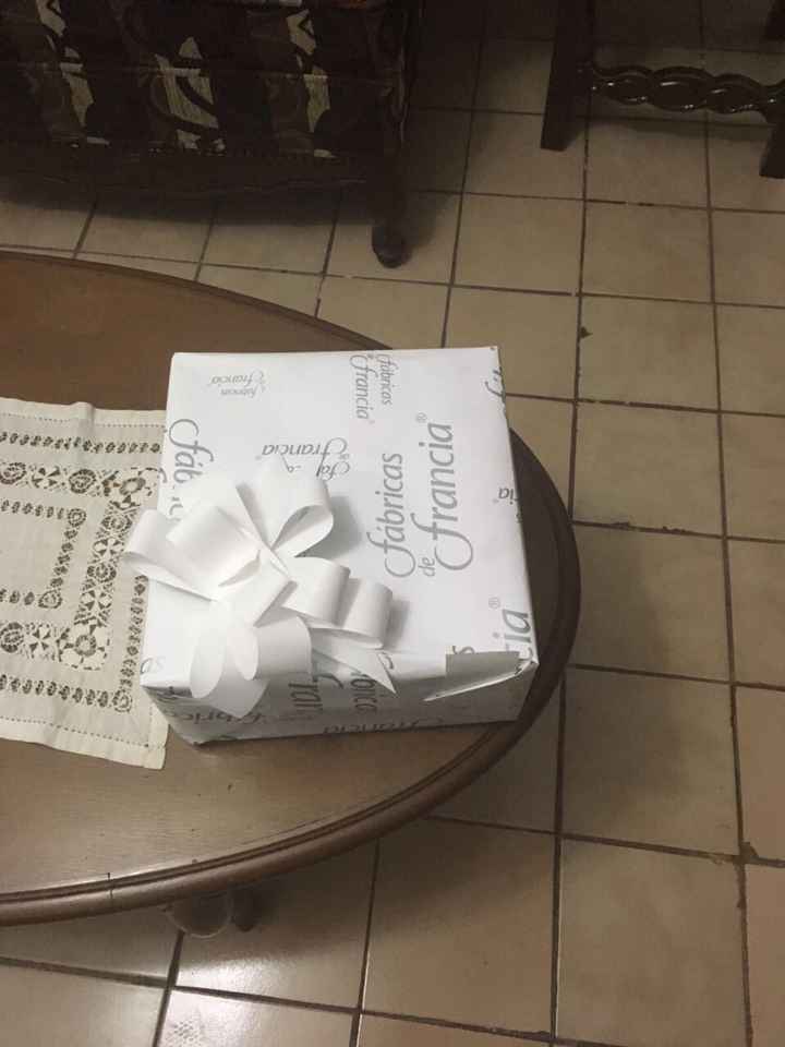  Nuestro primer Regalo - 1