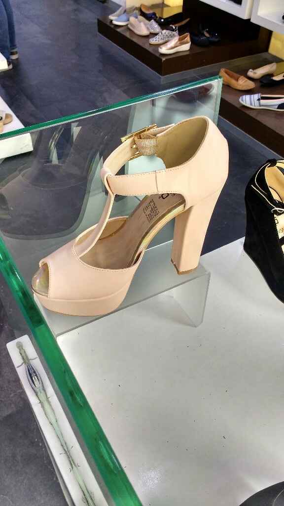 Ayuda con las zapatillas - 1