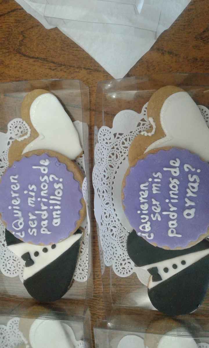 con este bonito detalle les pedimos ser nuestros padrinos 