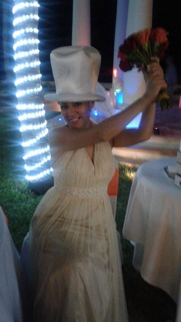 Lo hice bailando single ladies y lo aventé a la de sin sustofue muy divertido, y aquí la ganadora!!