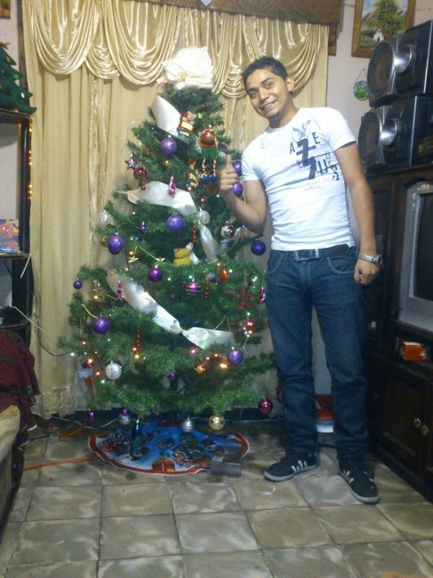 mi amor me ayudo a poner el pinito 