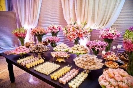 Deliciosa mesa de postres para tu boda