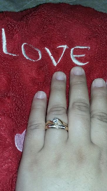 a presumir su anillo 💍 - 1