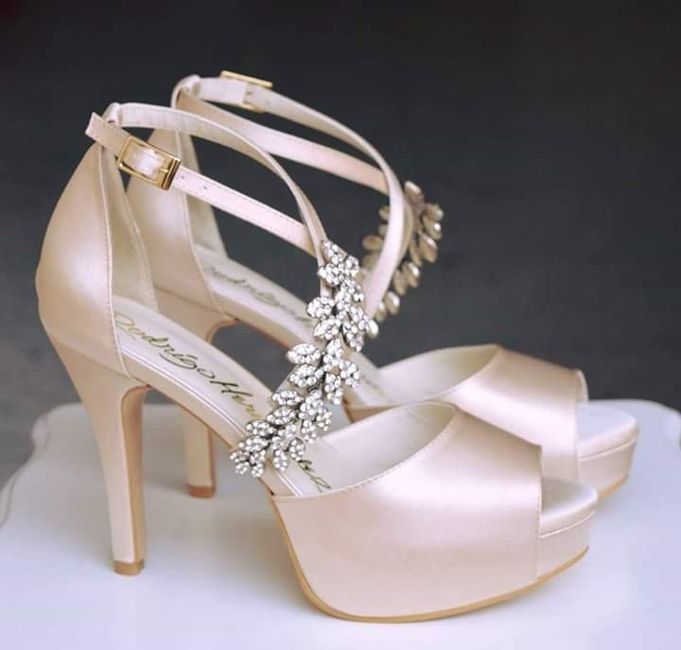 De que color seran sus Zapatos? 👠 - 1