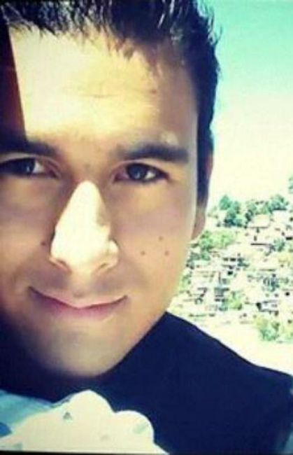 Presuman a su prometido!! - 1