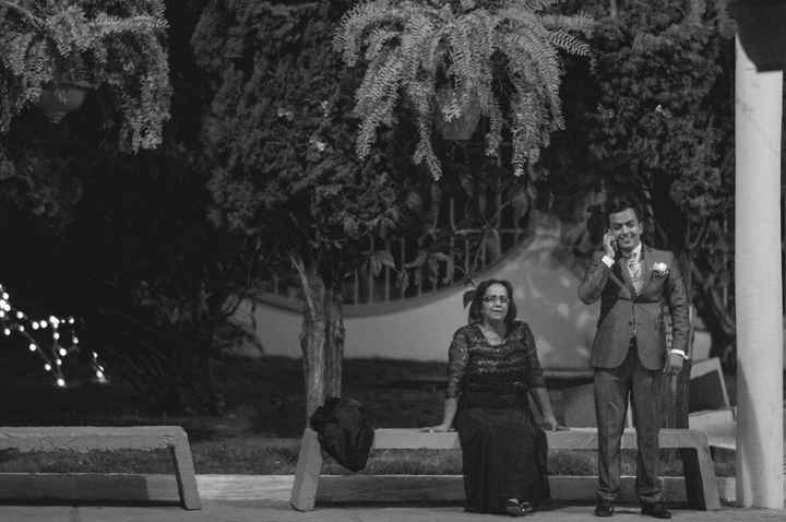 mi esposo y yo en el telefono!