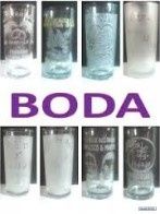 Para la cerveza puedes usar vasos y grabarles un recuerdo de tu boda