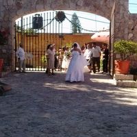 entrando a la iglesia