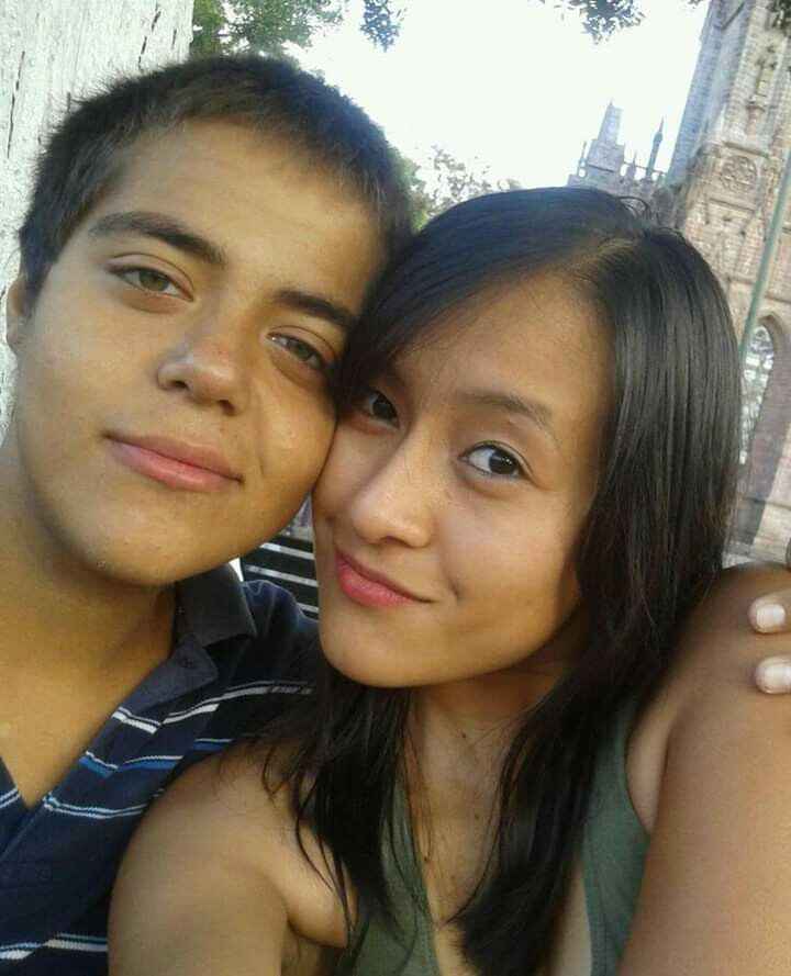 Sube una foto más antigua con tu pareja - 1