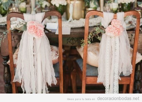 Arreglo de sillas con tela