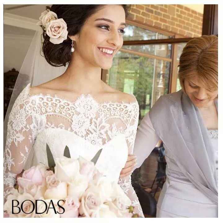 Accesorio para el cabello. Tiara,  flores, tocado?  - 1