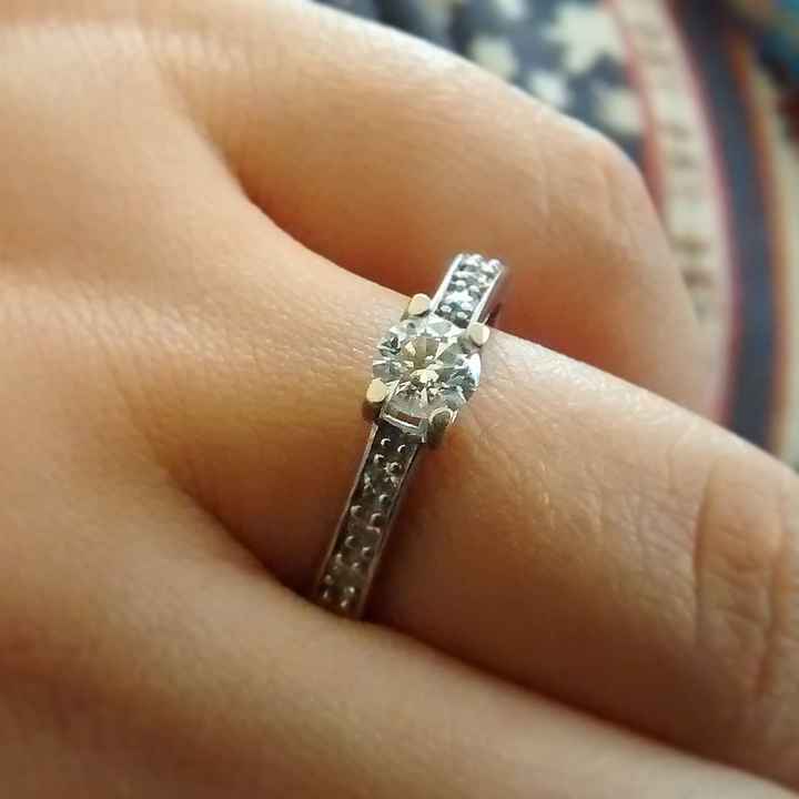 Catálogo de anillos de compromiso de Bodas.com - 1