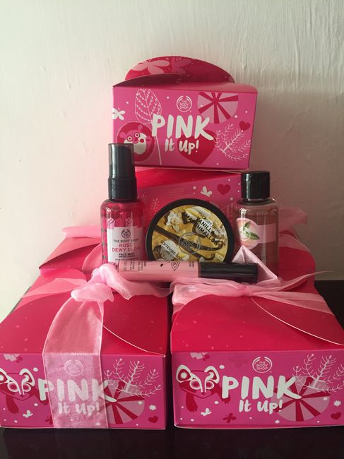 Damas y su caja de regalos💕 - 2