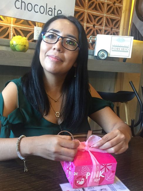 Damas y su caja de regalos💕 - 7