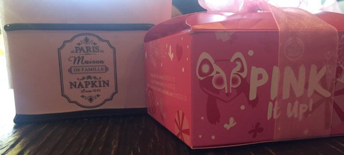 Damas y su caja de regalos💕 - 9