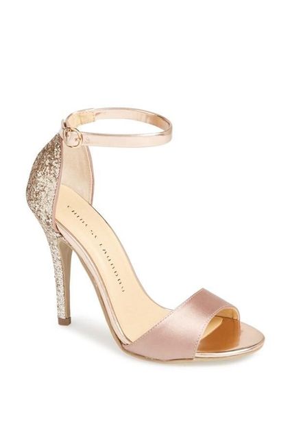 Duda: combinan zapatos rose Gold con vestido de pedreria blanca? 1