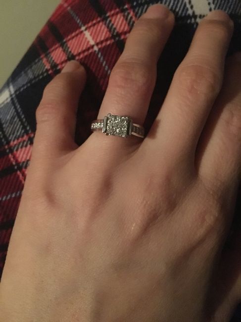 Cuál fue la primera foto con su anillo? y a quien se la enviaron?? - 1