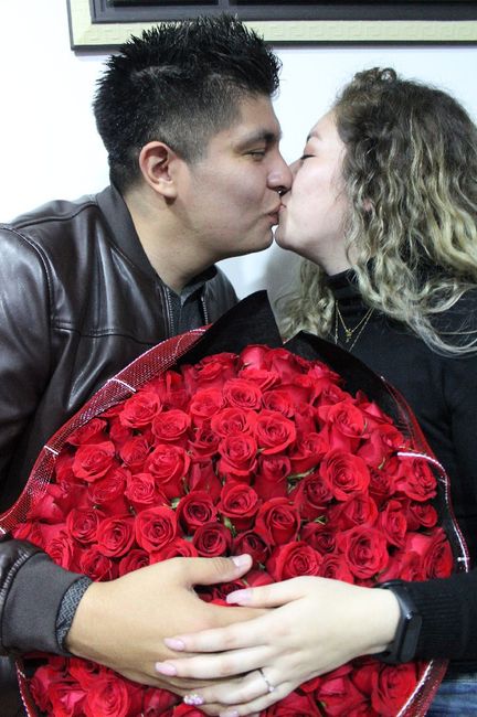 Dia Festivo y de presumir su anillo de compromiso - 3