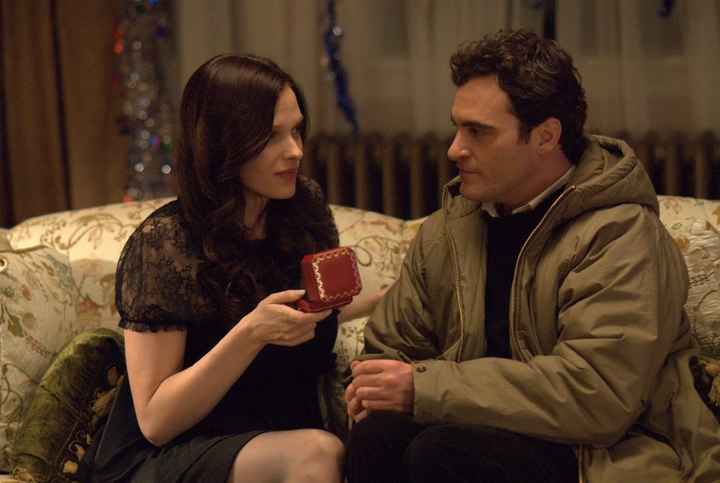 buen tarro de helado y vean su película romántica favorita
