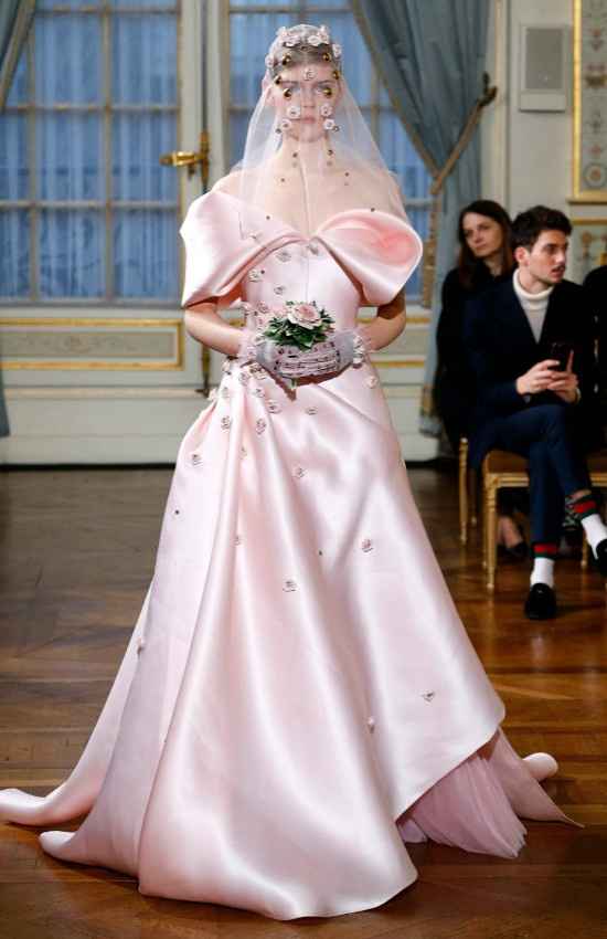 novia de color rosa de Francesco