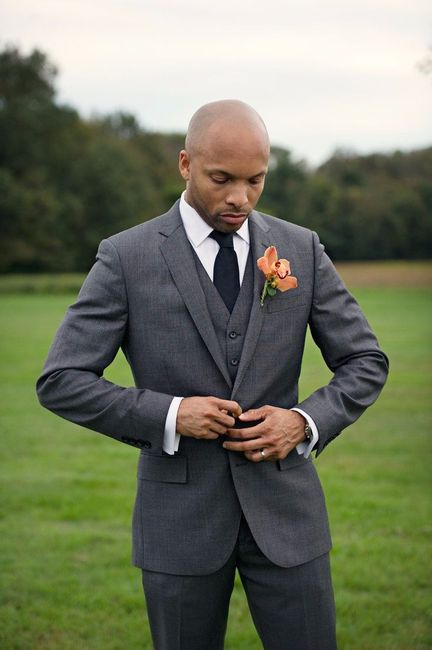 Traje para novio o sus padrinos de boda de stylemepretty