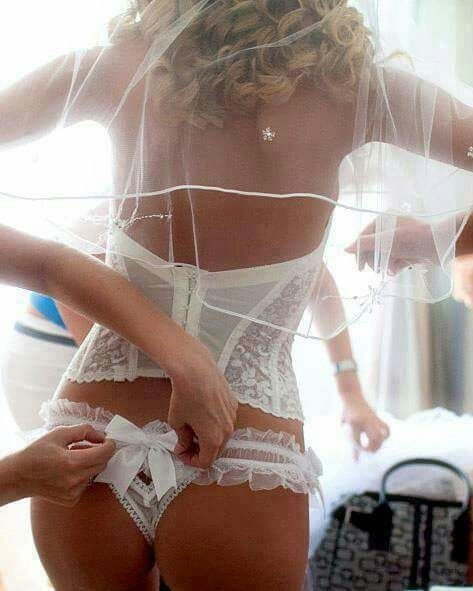 Lencería de novia sencilla o elegante - 1