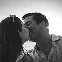 Karla reta a los novios de la comu a subir una foto de ellos besándose - 1