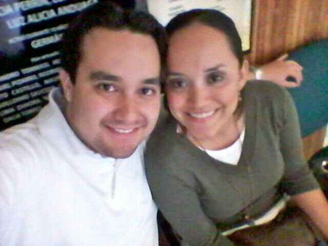 Fotos con su prometido.. - 1