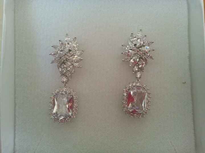 Aretes y collares - 1