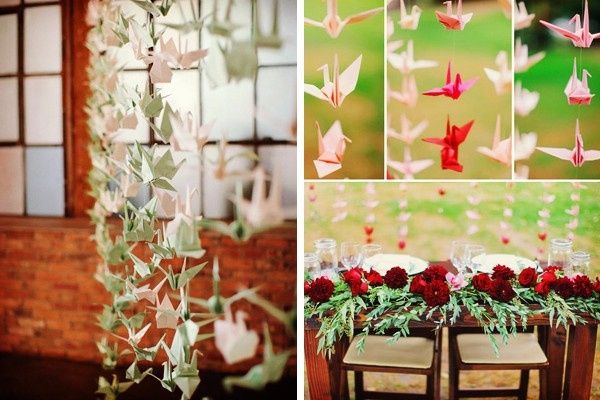 un fondo colgante que puede estar confeccionado con flores, follaje, focos, velas en burbujas de cri