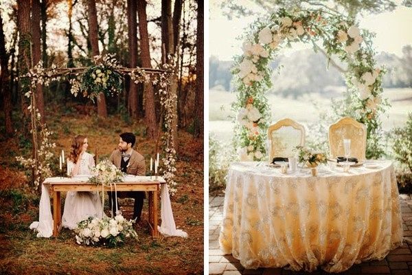 montar, en la parte de atrás, un arco de flores, hojas o tela.