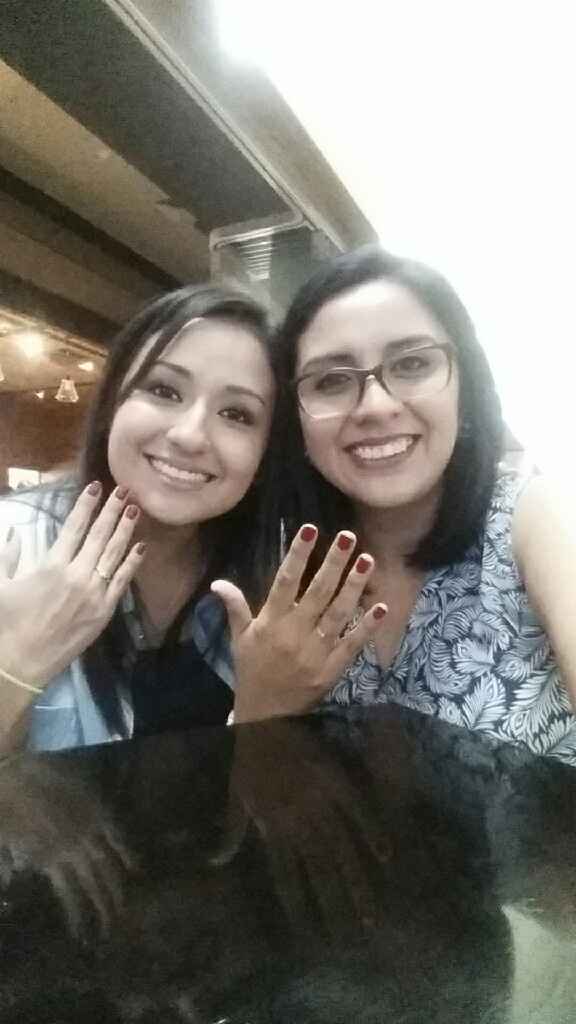 ¡mejores amigas comprometidas al mismo tiempo! - 1