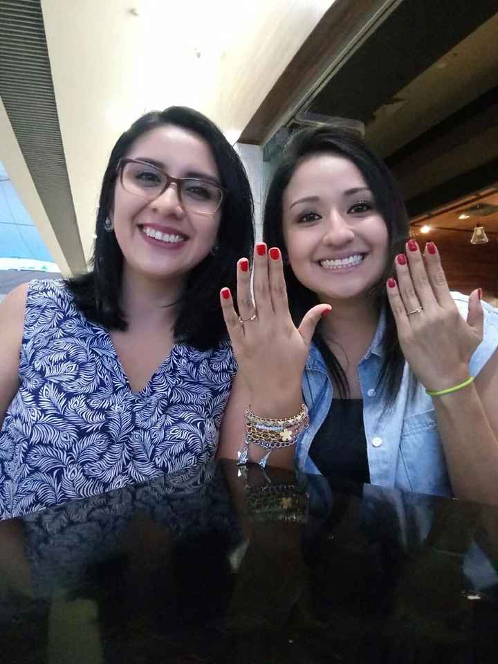 Hasta las uñas iguales jajaja
