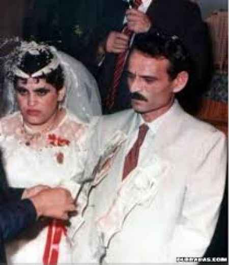 los novios con cara de angustia