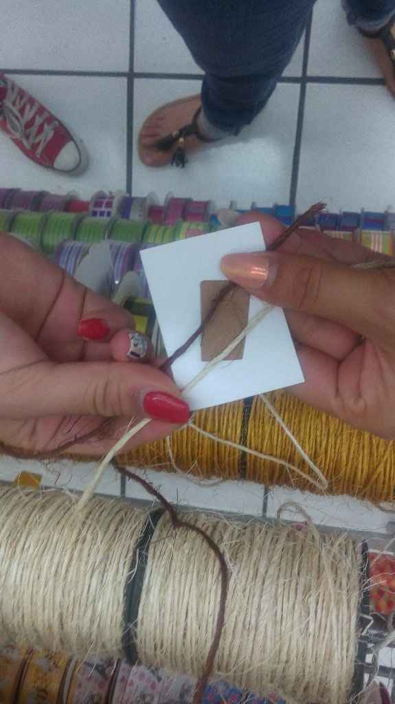 Decidiendo colores con ayuda de mi dama de honor (mi hermana)