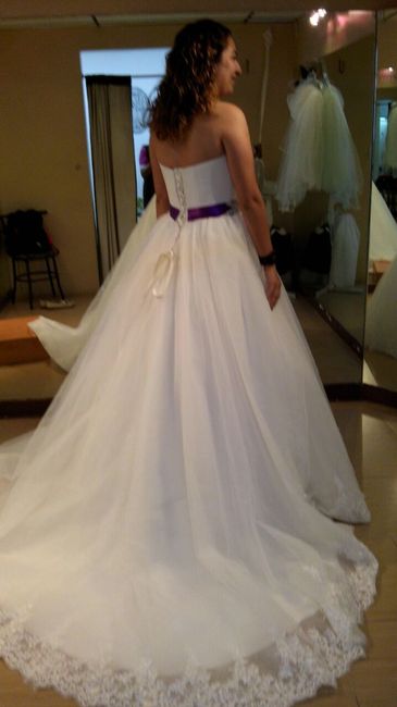 Vestido parte trasera, con el listón morado!