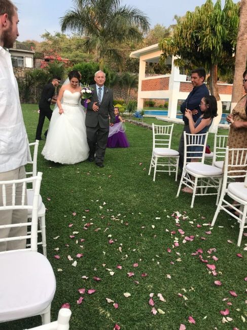 Entrada al altar con mi papi!