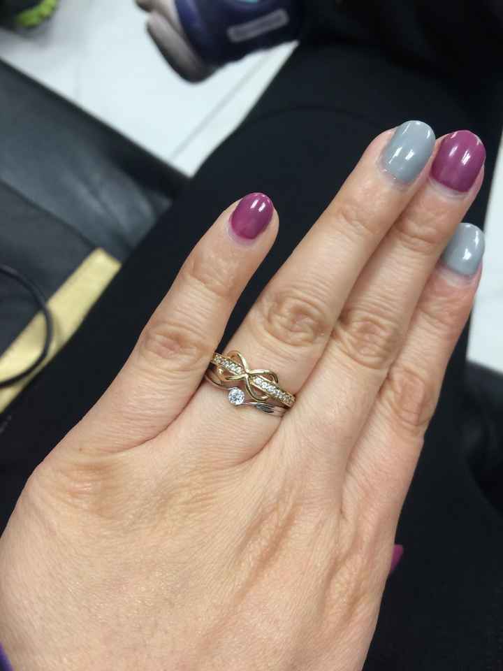 Mis dos anillos de compromiso 