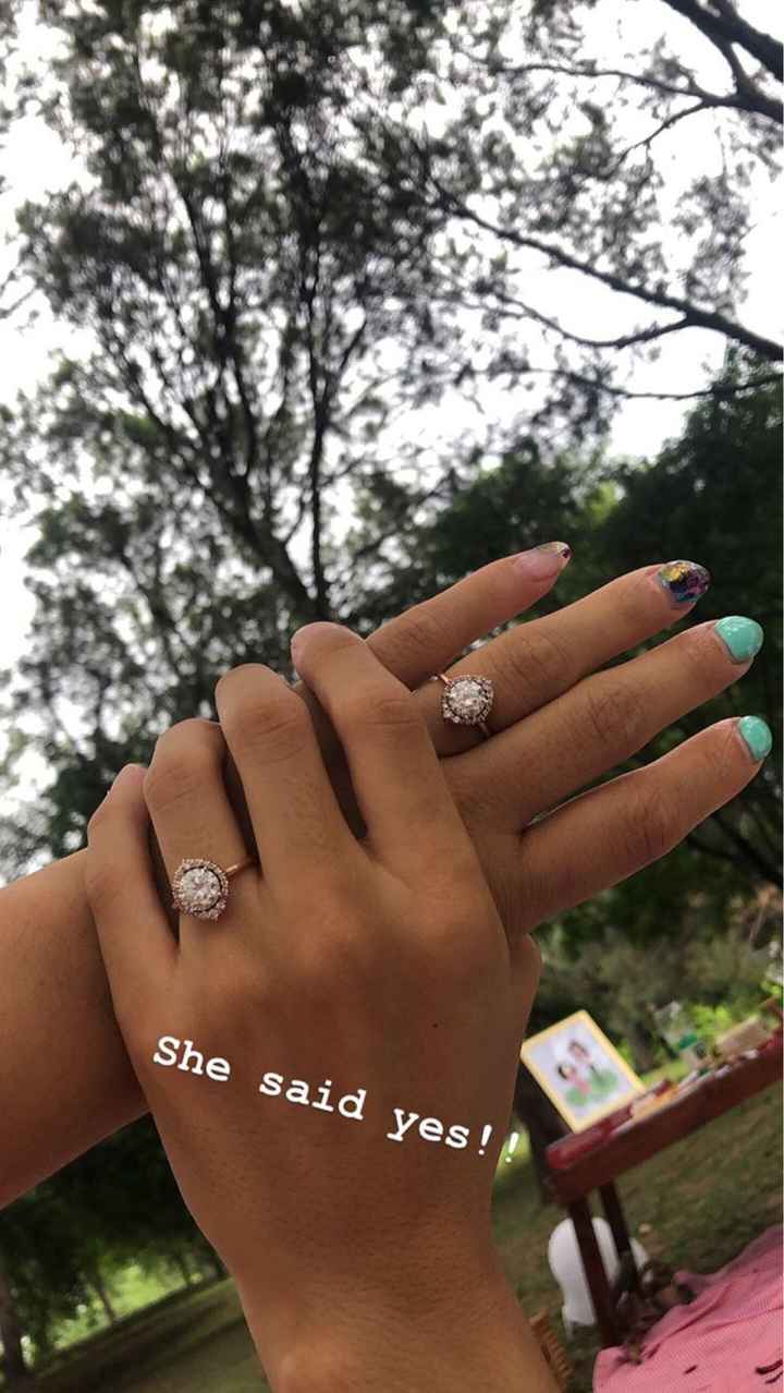 Vamos juntas a comprar nuestros anillos - 1