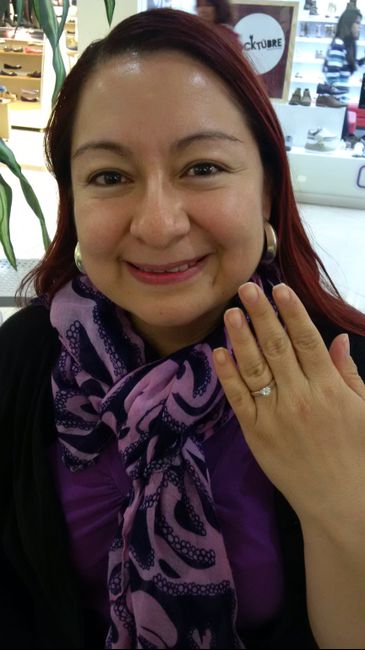 mi anillo de compromiso. se los pre