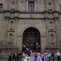Entrando a la iglesia con las damas!!