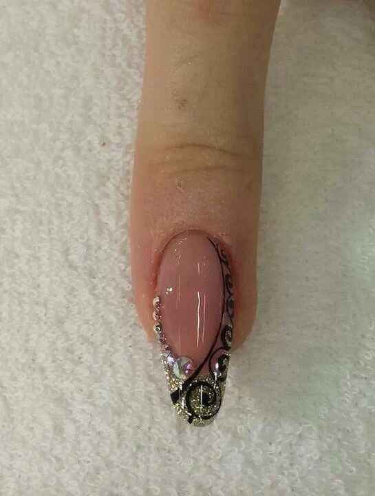 Presuman sus uñas - 4
