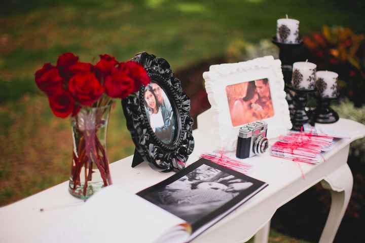 Libro de firmas con fotos del save the date