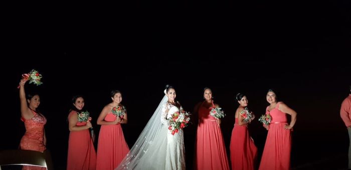 Damas de honor en living coral - 1